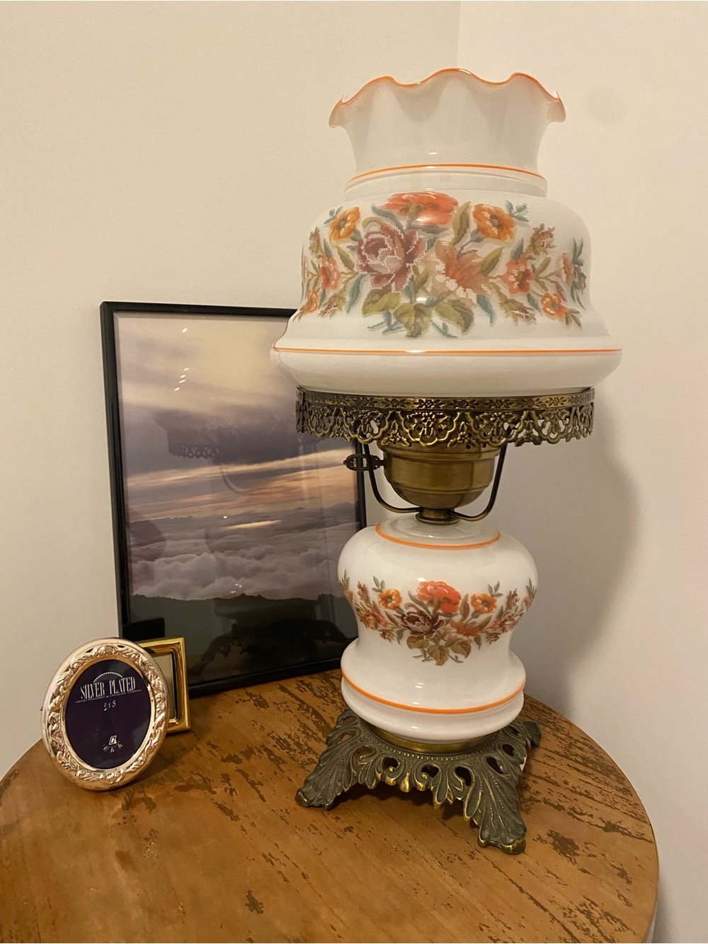 Vintage 1970s "Gone with the Wind" style floral hurricane lamp